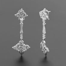 Load image into Gallery viewer, Esmaya earrings
