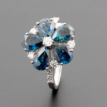 Load image into Gallery viewer, Lama Flower Ring
