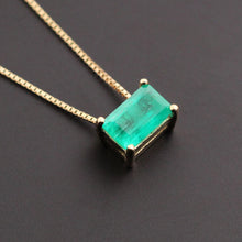 Load image into Gallery viewer, Noor Necklace Emerald
