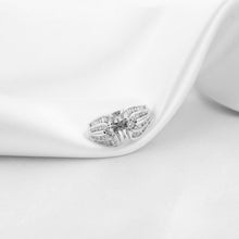 Load image into Gallery viewer, Evania Ring
