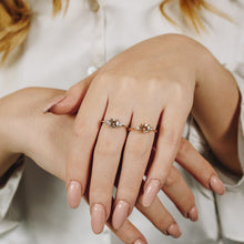 Load image into Gallery viewer, Carrie-Silver Ring
