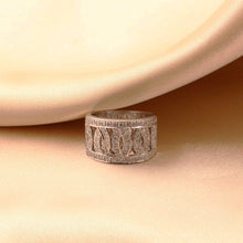 Load image into Gallery viewer, Versalles Ring
